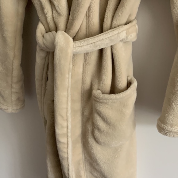 Summer & Rose Robe - Picture 2 of 6